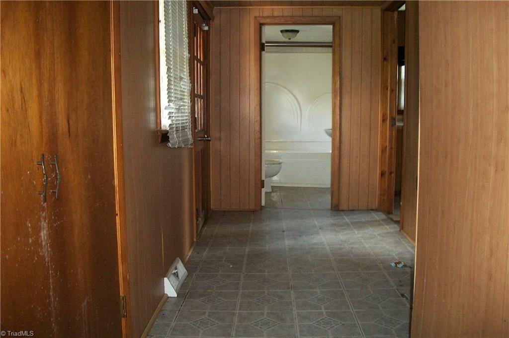 8378 Reynolda Road Pfafftown, NC 27040 - Photo 19 of 29 Gallery Image 19