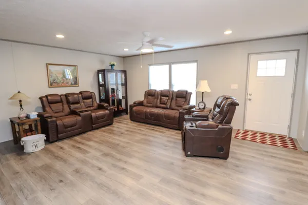 $449,900 | 186 Aggie Perry Road, Bethpage, TN 37022