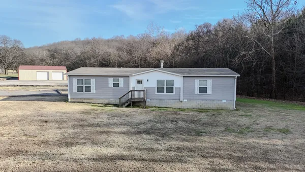 $449,900 | 186 Aggie Perry Road, Bethpage, TN 37022