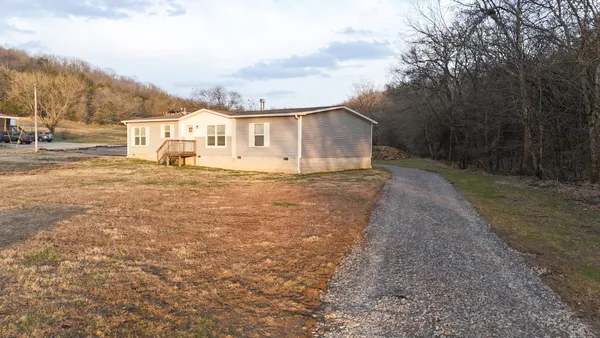 $449,900 | 186 Aggie Perry Road, Bethpage, TN 37022