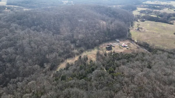 $449,900 | 186 Aggie Perry Road, Bethpage, TN 37022