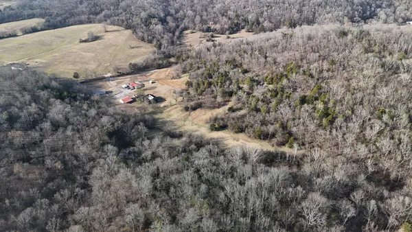 $449,900 | 186 Aggie Perry Road, Bethpage, TN 37022