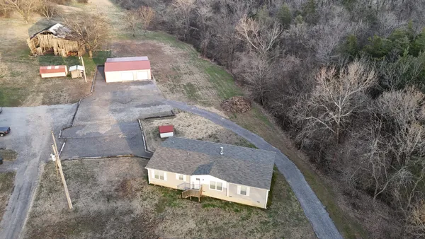 $449,900 | 186 Aggie Perry Road, Bethpage, TN 37022