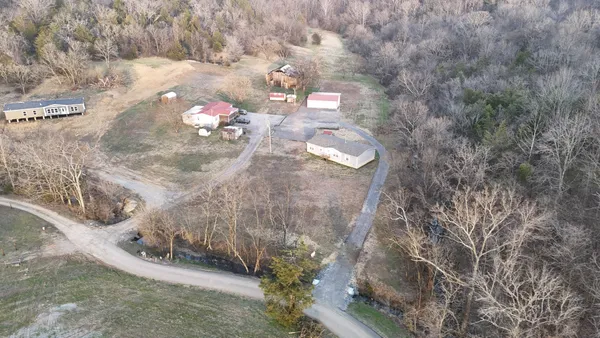 $449,900 | 186 Aggie Perry Road, Bethpage, TN 37022