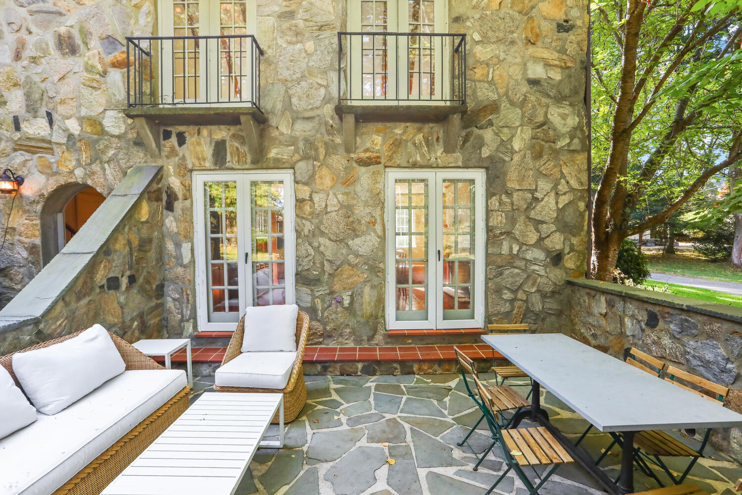 11 Searles Road Darien, CT 06820 - Photo 35 of 43 a balcony with table and chairs