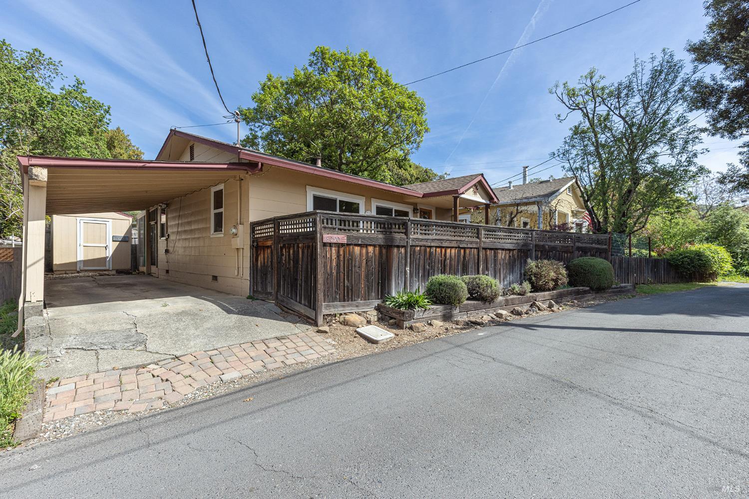 18090 Las Lomas Road Sonoma, CA 95476 - Photo 3 of 37