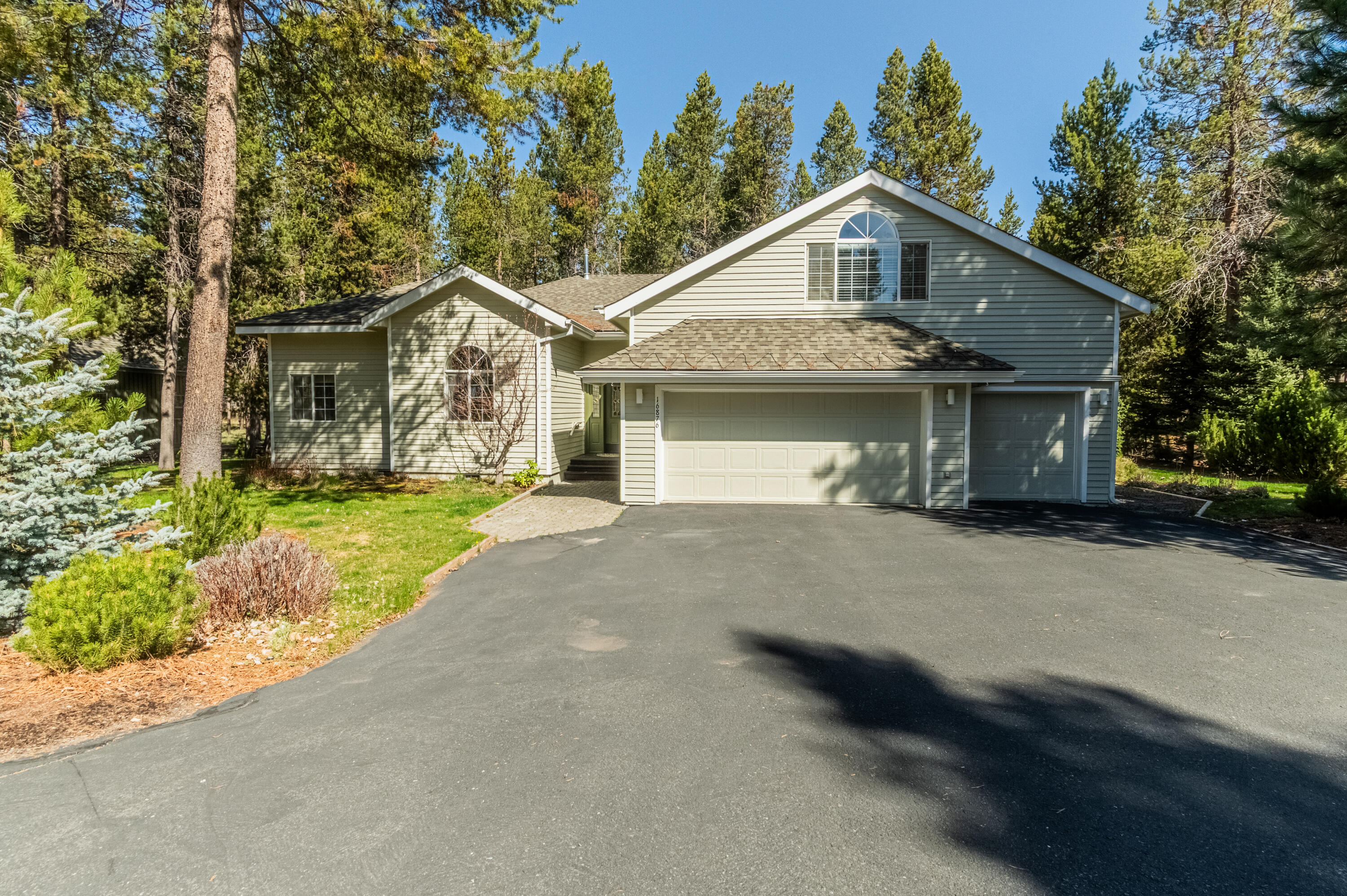 16876 Pony Express Way Bend, OR 97707 - Photo 2 of 37 DSC_4871-HDR