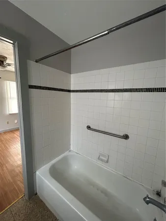 $750 | 1107-4 Pine Street, Bastrop, TX 78602