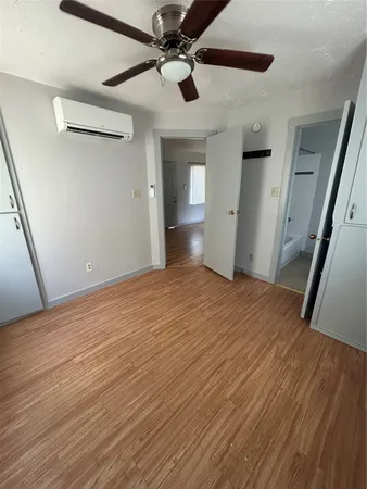 $750 | 1107-4 Pine Street, Bastrop, TX 78602