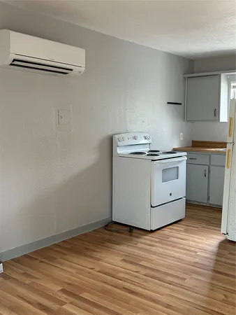 $750 | 1107-4 Pine Street, Bastrop, TX 78602