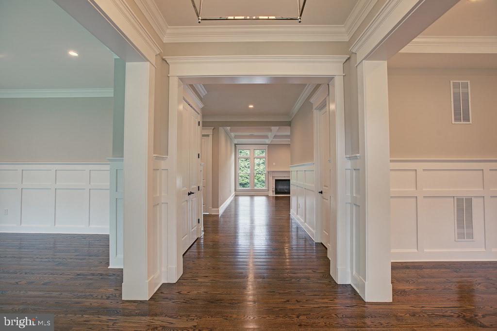 1922 Byrd Road Vienna, VA 22182 - Photo 14 of 48 Foyer