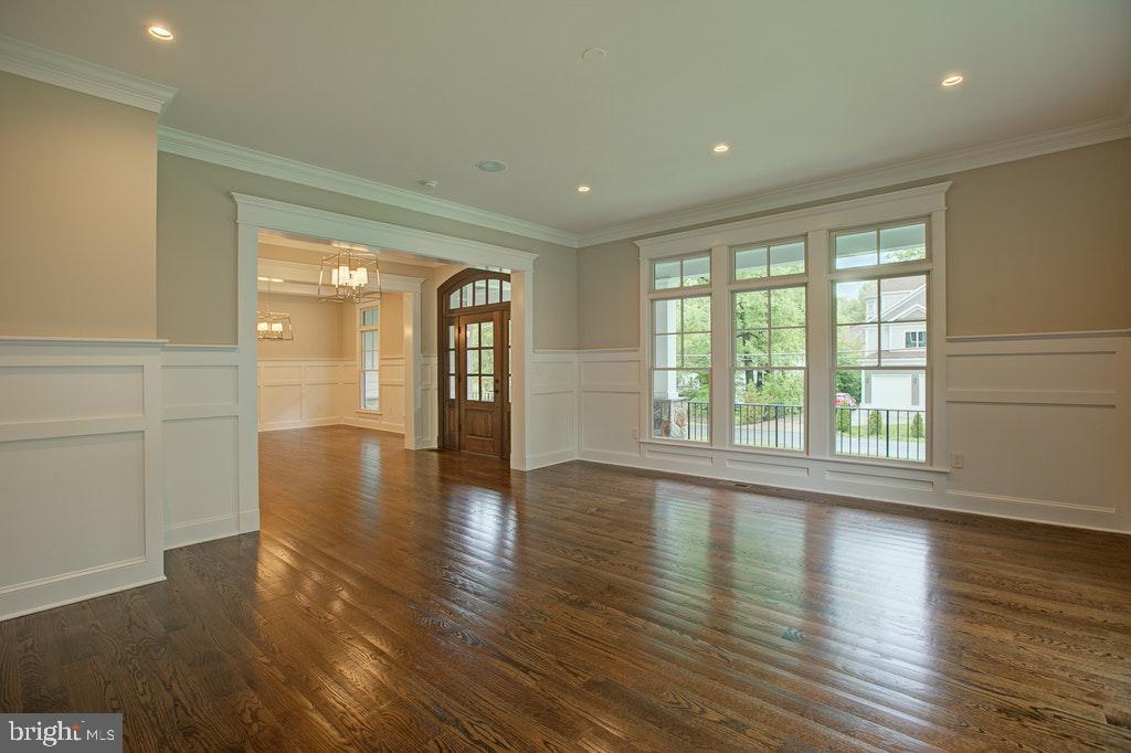 1922 Byrd Road Vienna, VA 22182 - Photo 15 of 48 Living Room