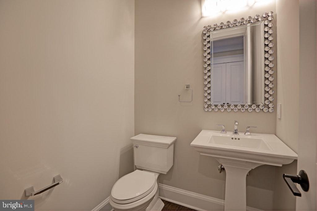 1922 Byrd Road Vienna, VA 22182 - Photo 18 of 48 Guest 1/2 bath on main level