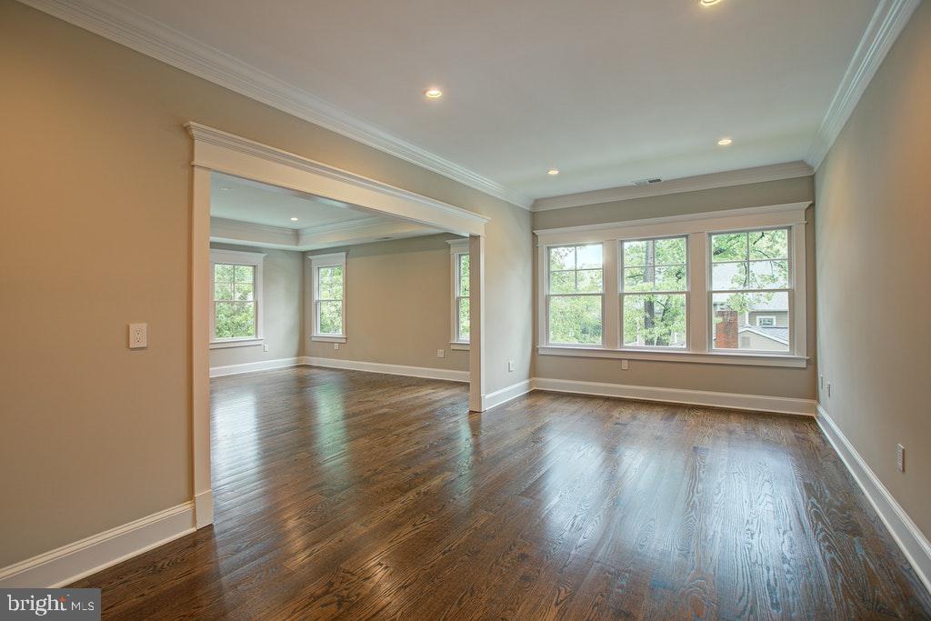 1922 Byrd Road Vienna, VA 22182 - Photo 26 of 48 Master bedroom sitting room