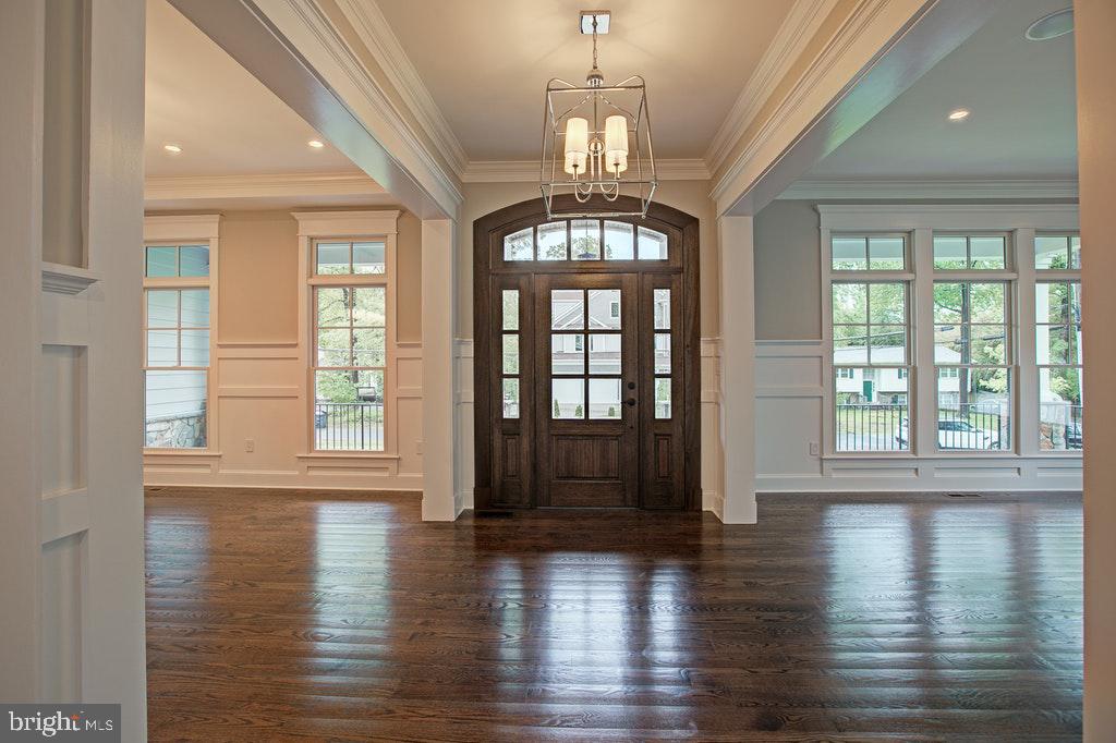 1922 Byrd Road Vienna, VA 22182 - Photo 4 of 48 Foyer