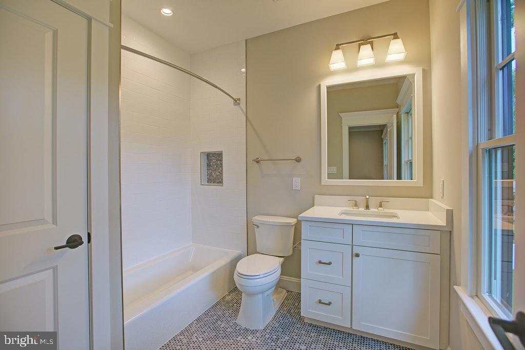 1922 Byrd Road Vienna, VA 22182 - Photo 33 of 48 Bedroom 3 ensuite full bath