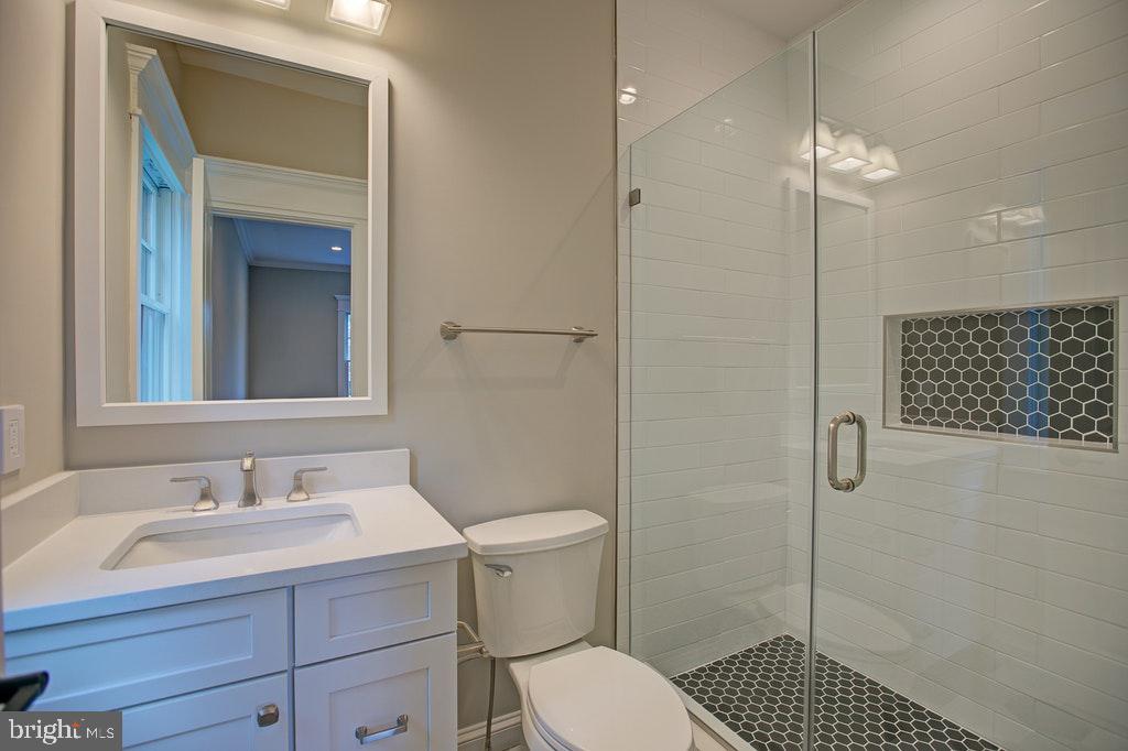 1922 Byrd Road Vienna, VA 22182 - Photo 35 of 48 Bedroom 4 ensuite full bath