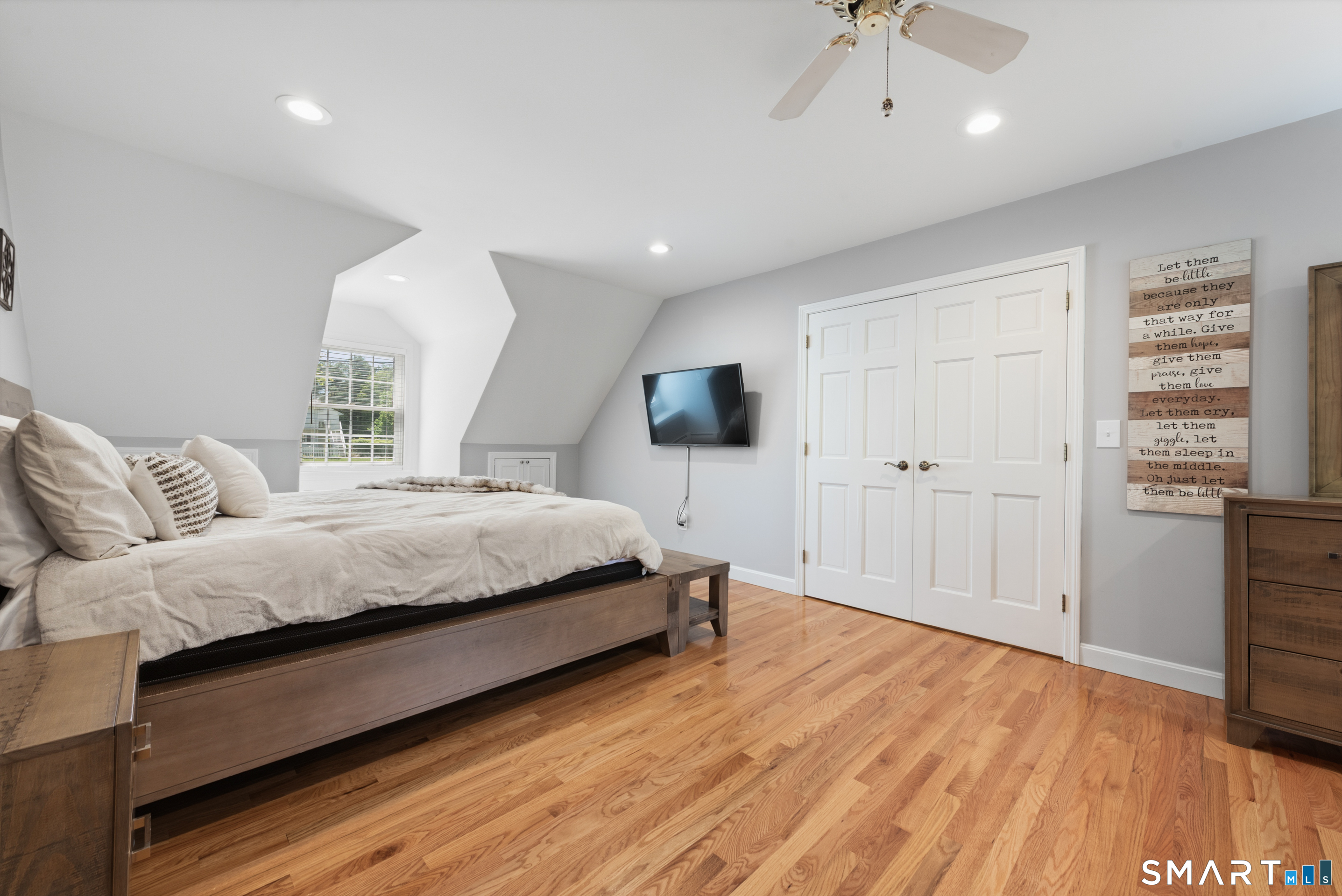 9 Spindle Hill Road Wolcott, CT 06716 - Photo 25 of 40