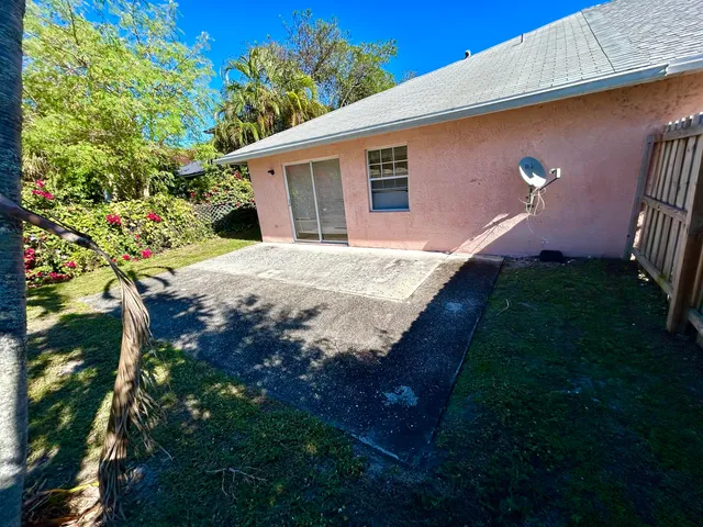 $2,400 | 141 Plumage Lane, West Palm Beach, FL 33415