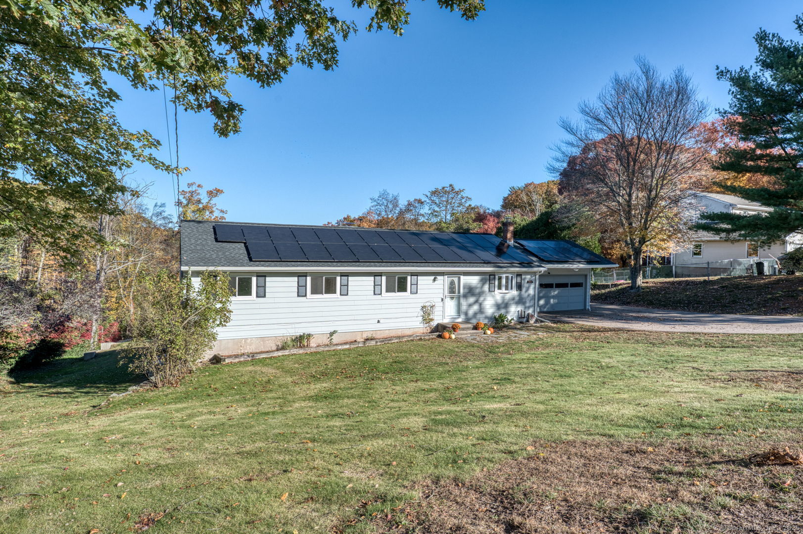 Welcome to 438 Foote Rd!