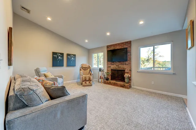 $479,900 | 438 Foote Road, Glastonbury, CT 06073