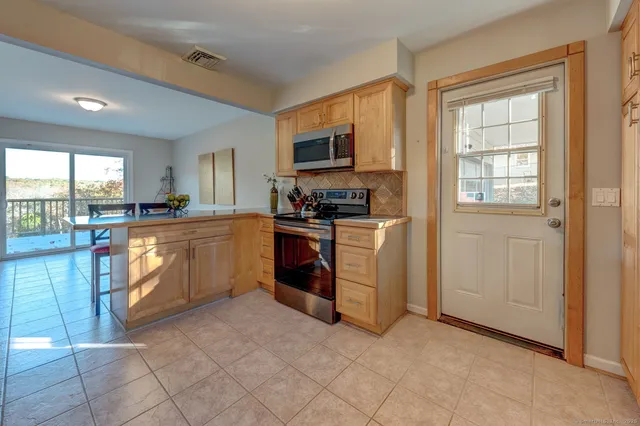 $479,900 | 438 Foote Road, Glastonbury, CT 06073