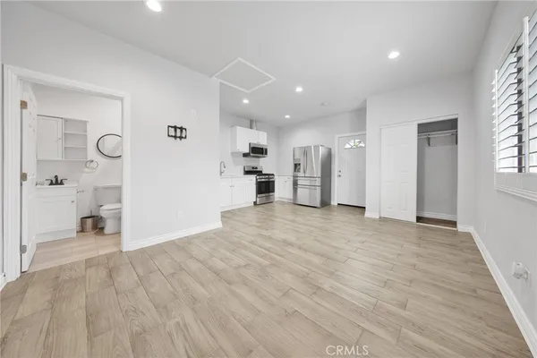 $1,850 | 8459 O'Melveny Avenue, Sun Valley, CA 91352