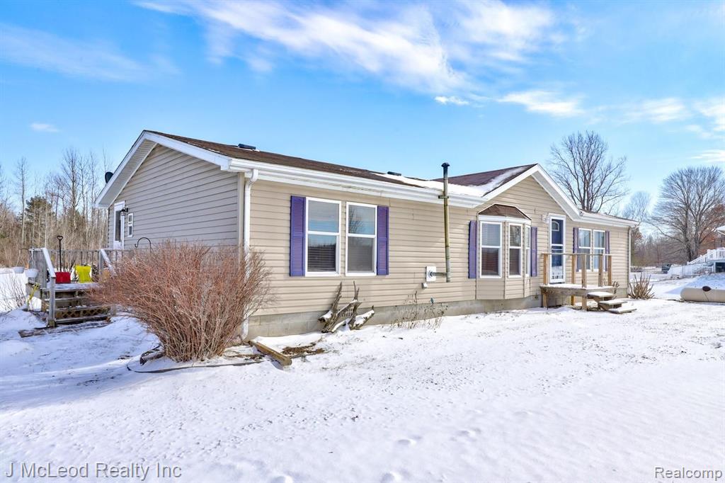 7605 Irish Road Millington, MI 48746 - Photo 4 of 41