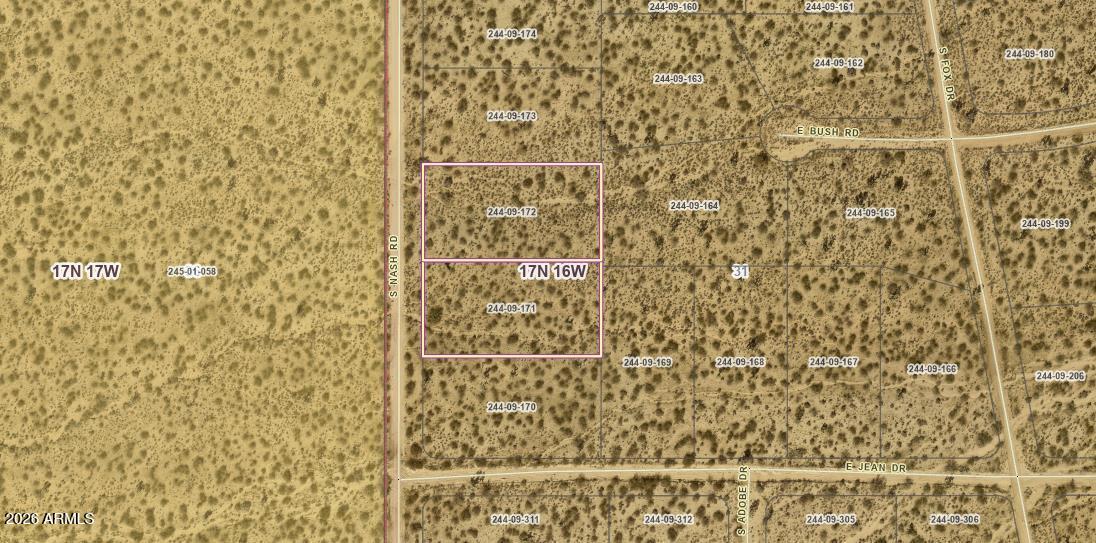 171-172 South Nash Road, Unit 22 & 23 Yucca, AZ 86438 - Photo 7 of 9 a bathroom with a shower curtain