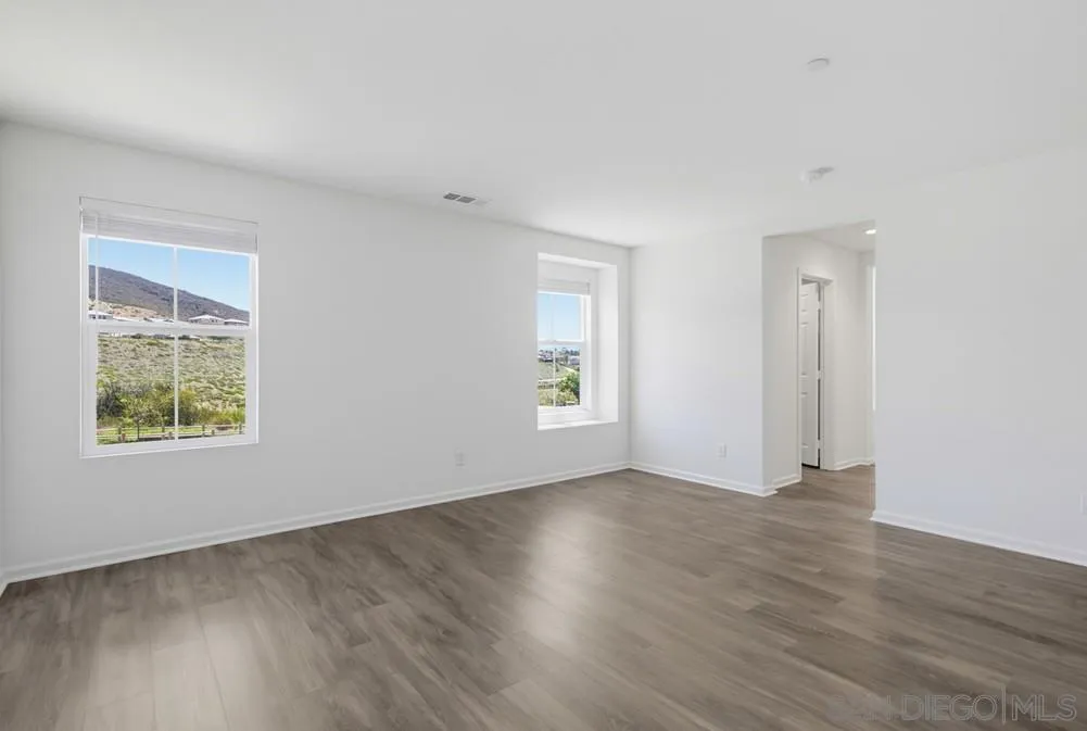 1013 Crestline Road San Marcos, CA 92069 - Photo 29 of 58 Primary Bedroom