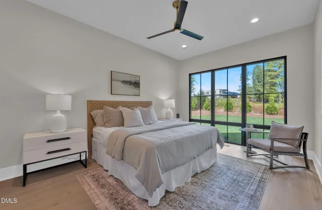 a view of empty room with window