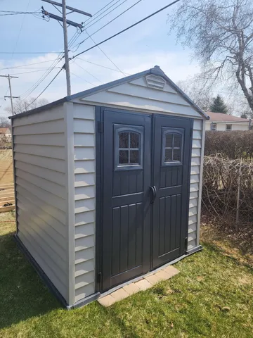 $220,000 | 8743 West Arden Place, Milwaukee, WI 53225