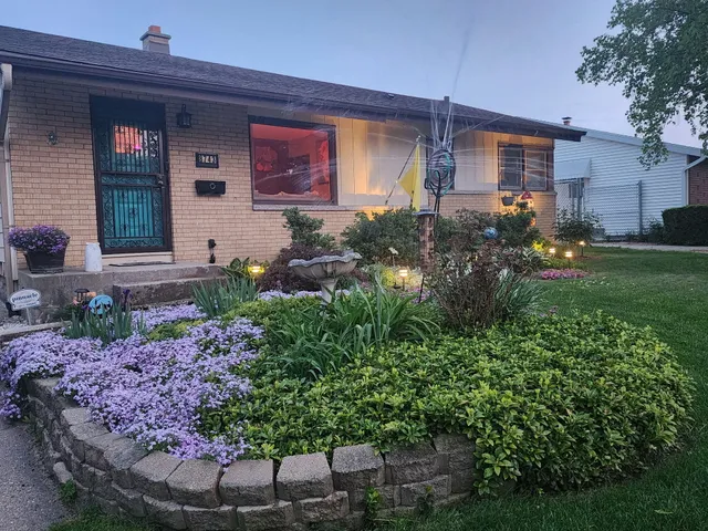 $220,000 | 8743 West Arden Place, Milwaukee, WI 53225