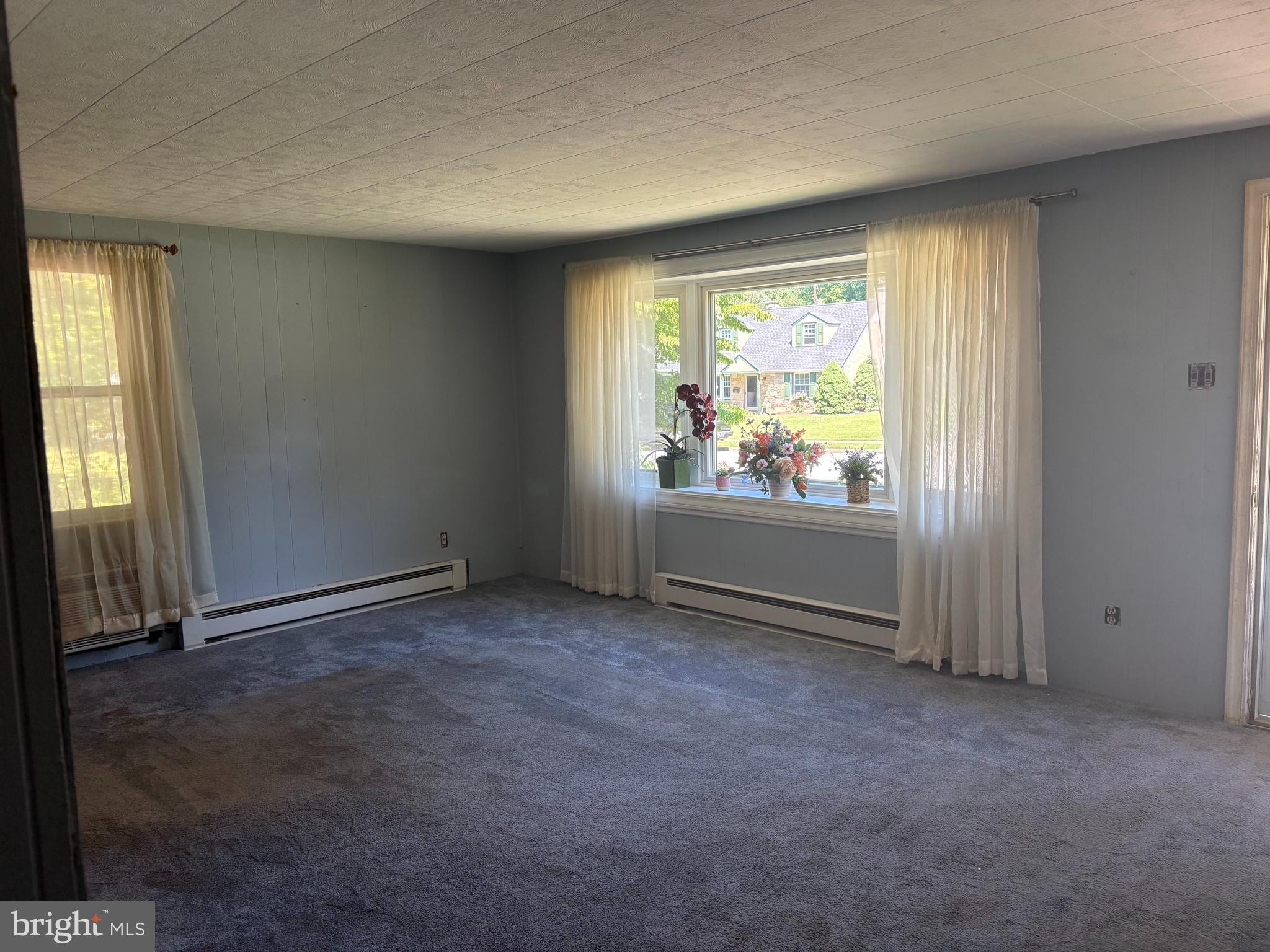 426 Norfolk Road Flourtown, PA 19031 - Photo 3 of 19