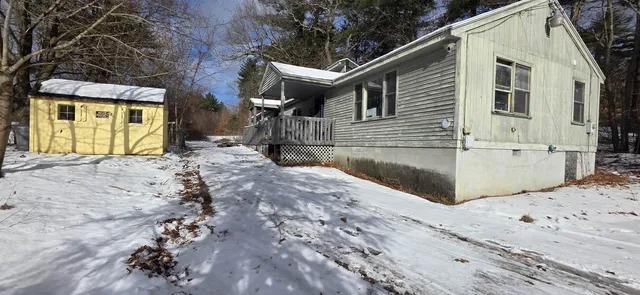 $195,000 | 99 Highway 27, Raymond, NH 03077