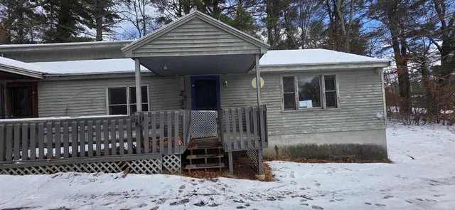 $195,000 | 99 Highway 27, Raymond, NH 03077