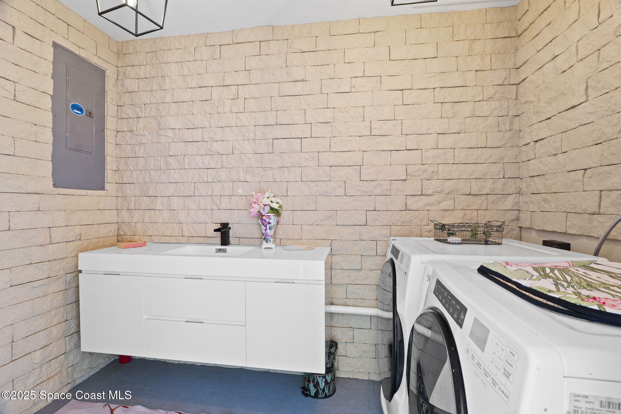 761 Burman Lane Northeast Palm Bay, FL 32905 - Photo 5 of 26 5-web-or-mls-P1022751