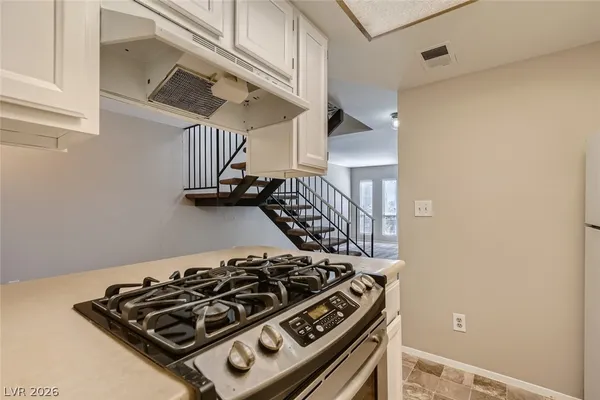 $1,290 | 501 Sellers Place, Henderson, NV 89011