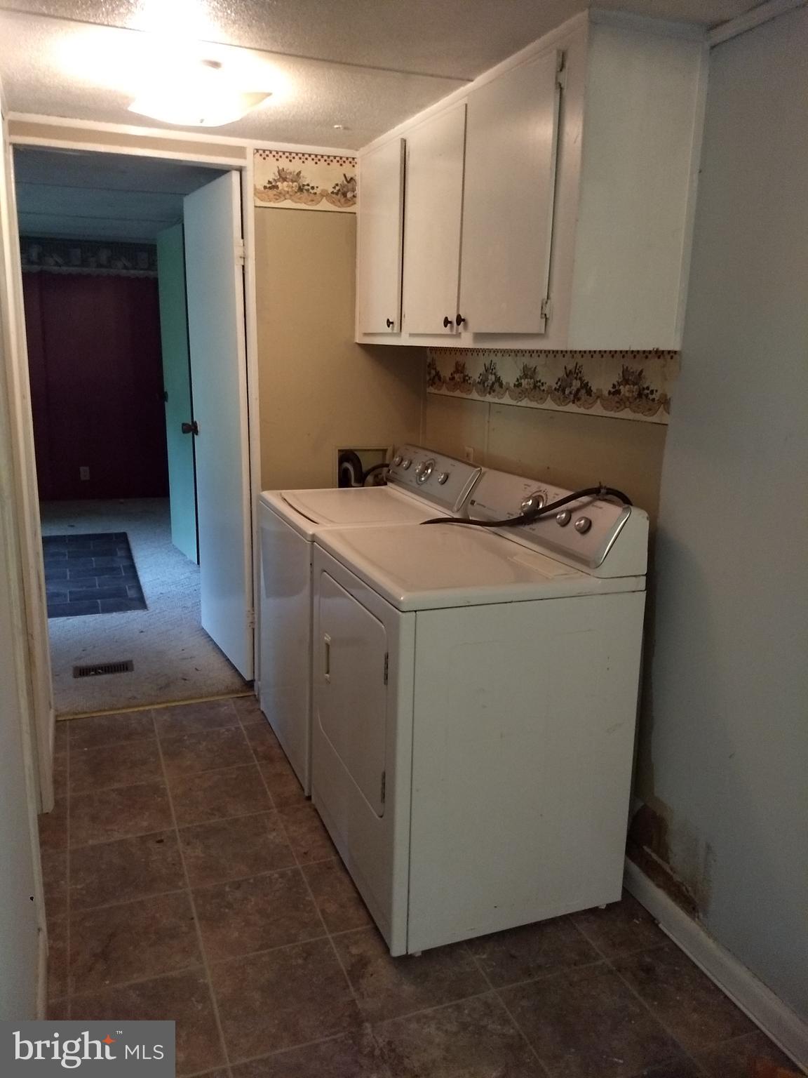 32799 Johnson Road Salisbury, MD 21804 - Photo 7 of 10 Washer & Dryer in hallway