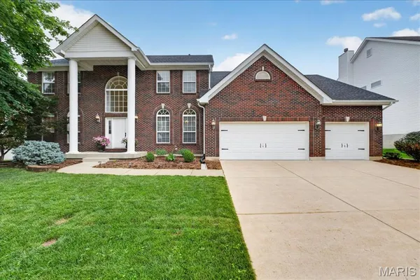 $800,000 | 1223 Polo Lake Drive, Ellisville, MO 63021