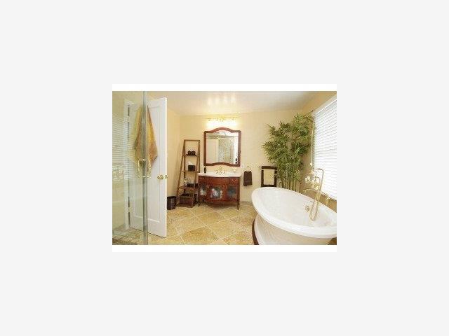 483 Chatham Road Burlingame, CA 94010 - Photo 8 of 9 Gallery Image 8