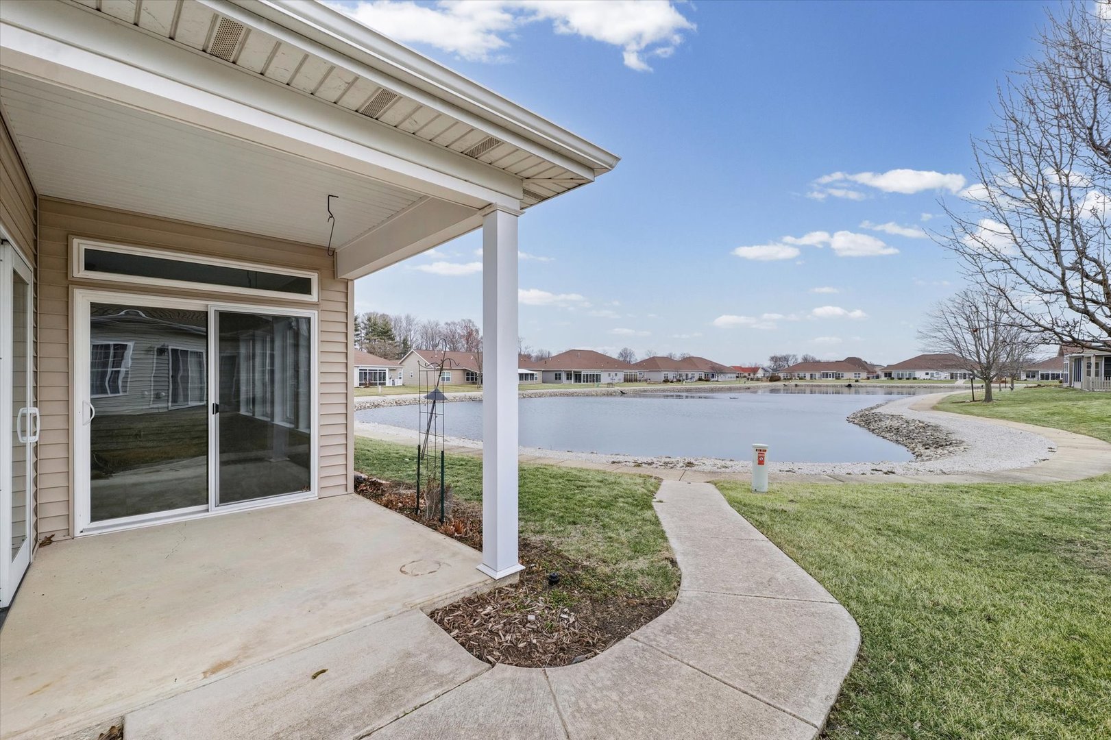 1908 S Prairie Urbana, IL 61802 - Photo 27 of 32 a view of a garden from a balcony