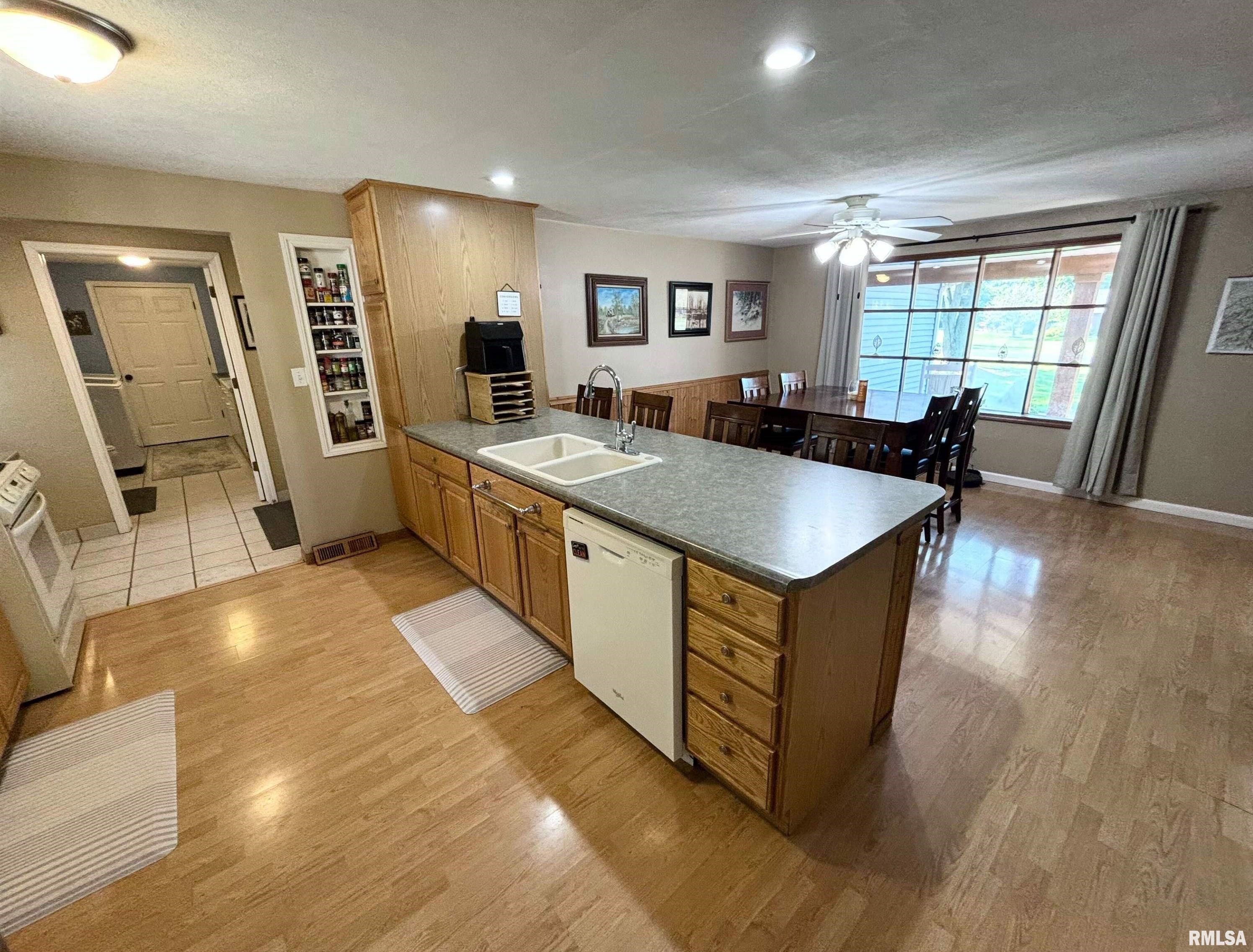8409 North Blackbridge Road Edwards, IL 61528 - Photo 27 of 48 Gallery Image 27