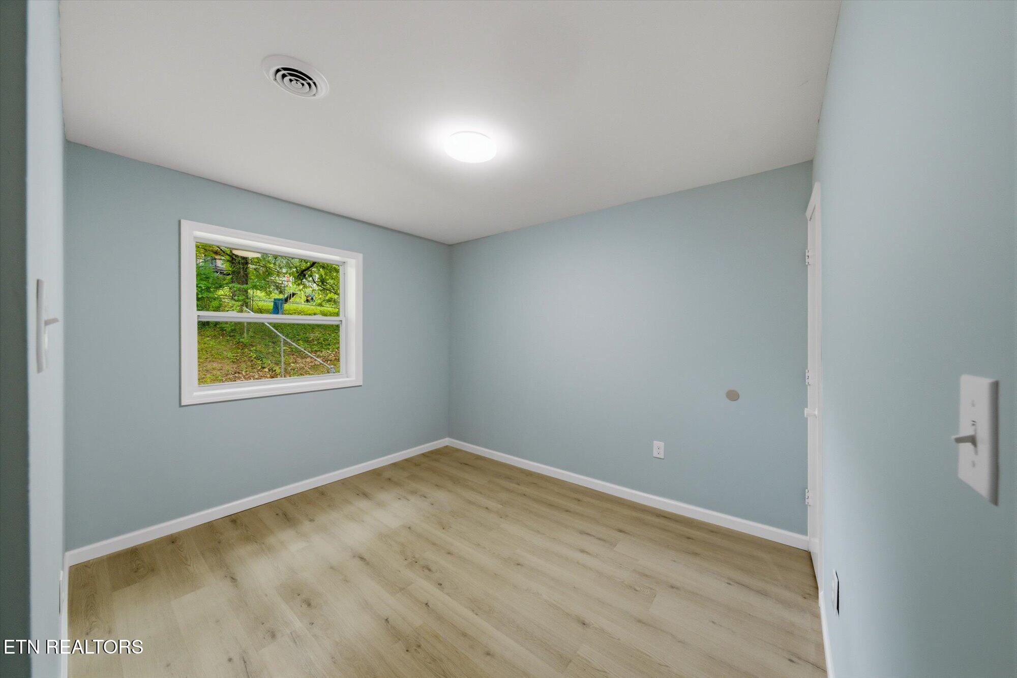 100 Delaware Avenue Oak Ridge, TN 37830 - Photo 16 of 27 16-100-Delaware-Ave-Oak-Ridge-TN-16