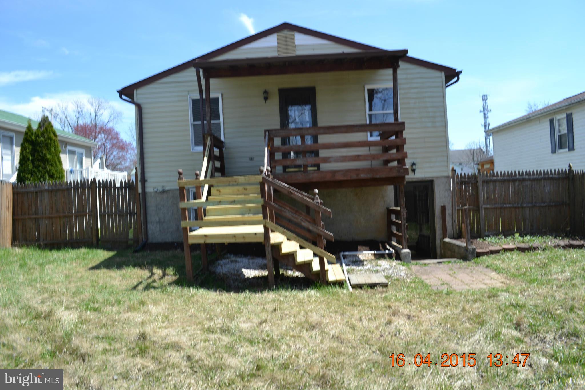 9 Rollwin Road Baltimore, MD 21244 - Photo 2 of 10 Exterior (Rear)