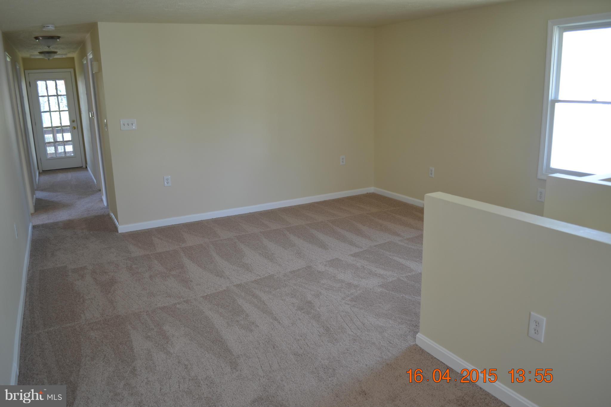 9 Rollwin Road Baltimore, MD 21244 - Photo 7 of 10 Living Room