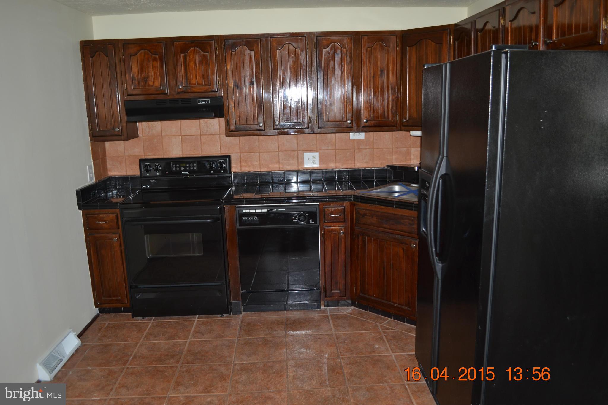 9 Rollwin Road Baltimore, MD 21244 - Photo 9 of 10 Kitchen