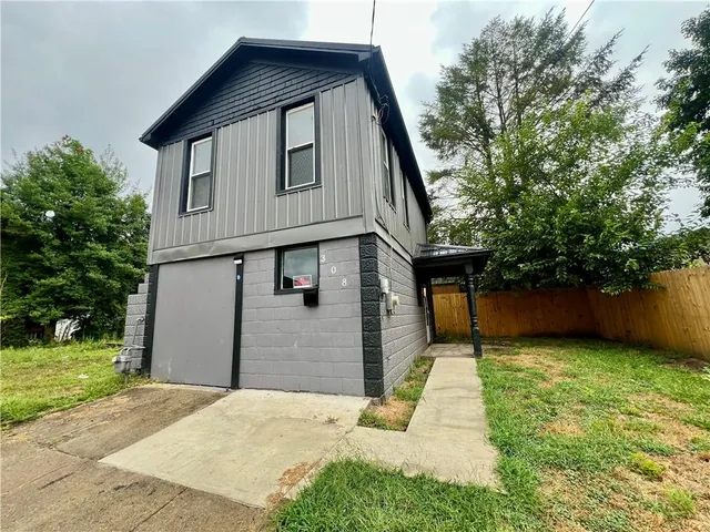 $58,900 | 308 9th Street, Beaver Falls, PA 15010