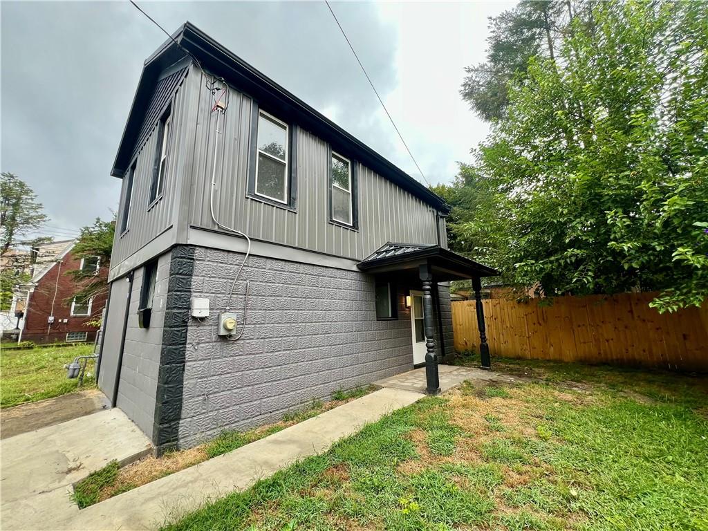 308 9th Street Beaver Falls, PA 15010 - Photo 2 of 13