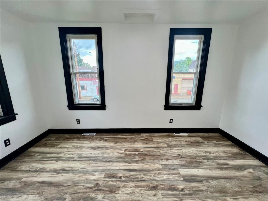 308 9th Street Beaver Falls, PA 15010 - Photo 4 of 13